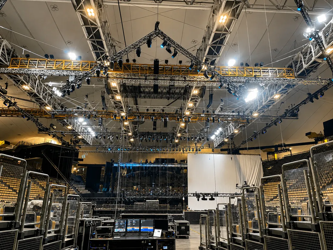 Technische Rigging-Struktur für eine Veranstaltung